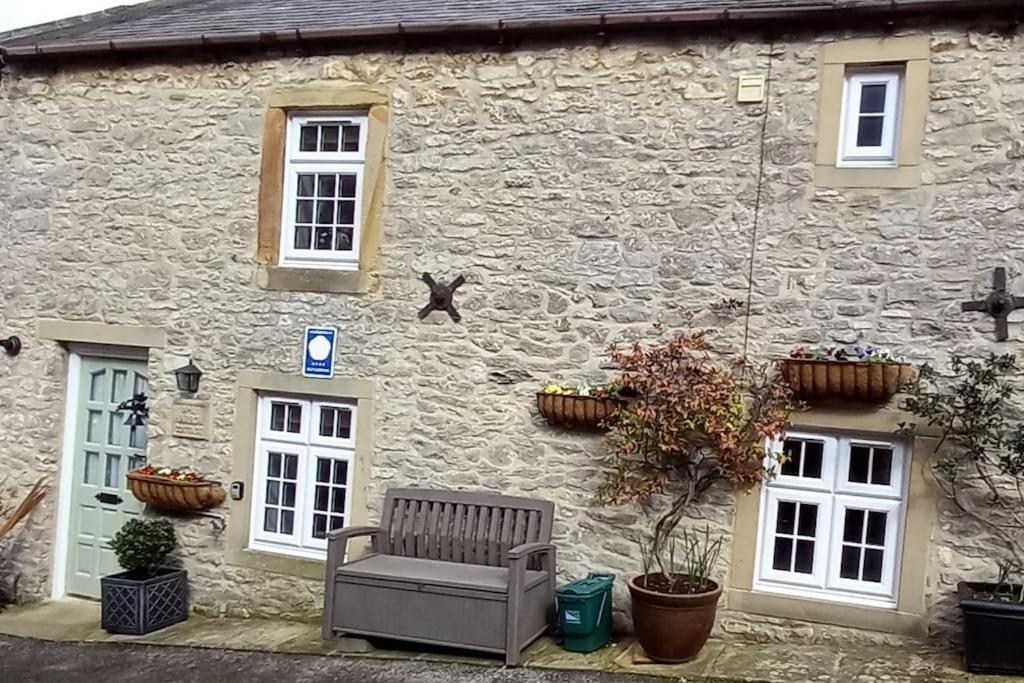 Peak District - 1 Harrow Cottage - Great Longstone Екстериор снимка